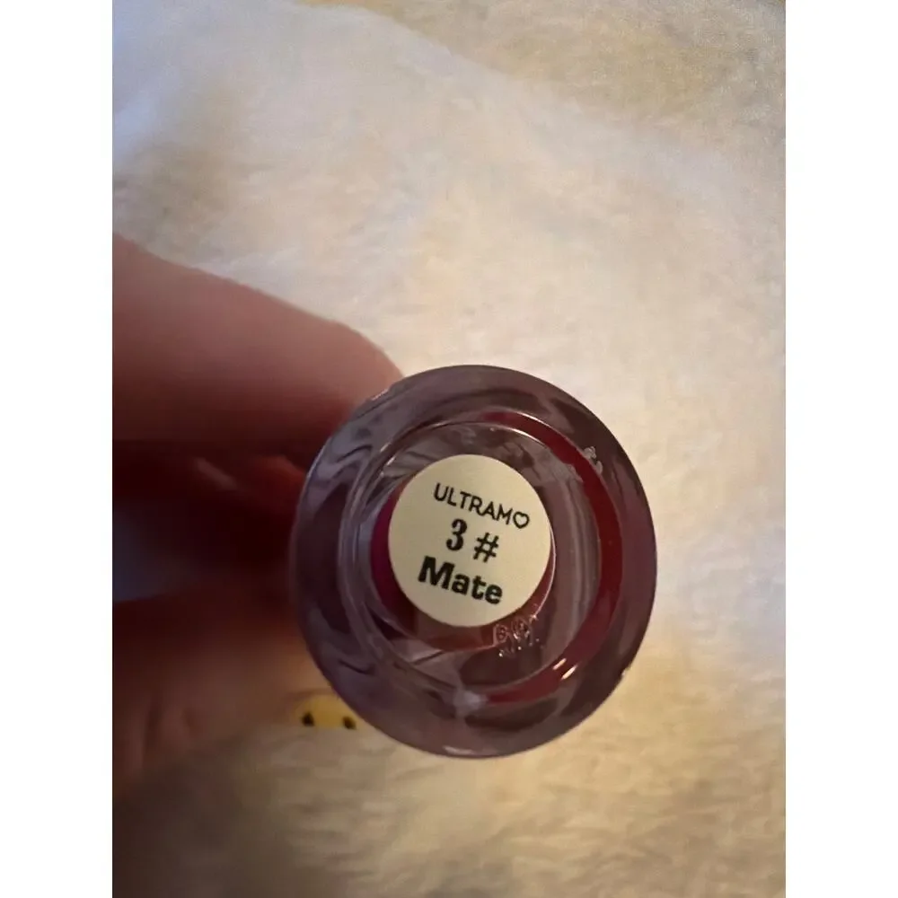 Ultramo Cool Girl Liquid Lipstick #3 Mate Matte Berry Red Candy Cane Cap NEW